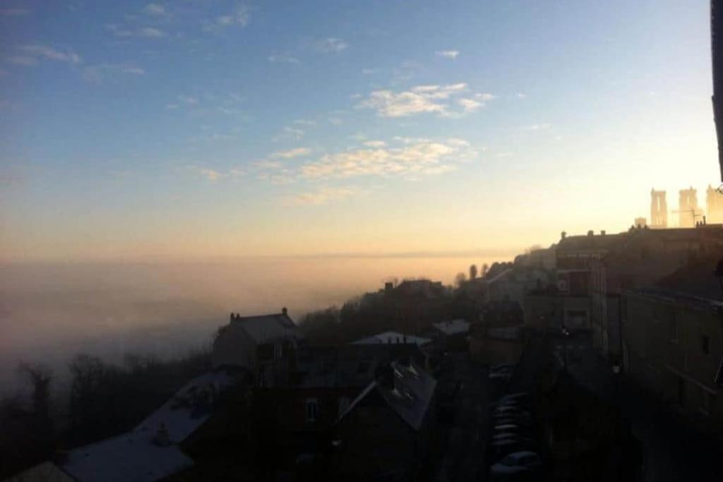 Duplex Atypique Dans La Cite Medievale Laon Exterior foto