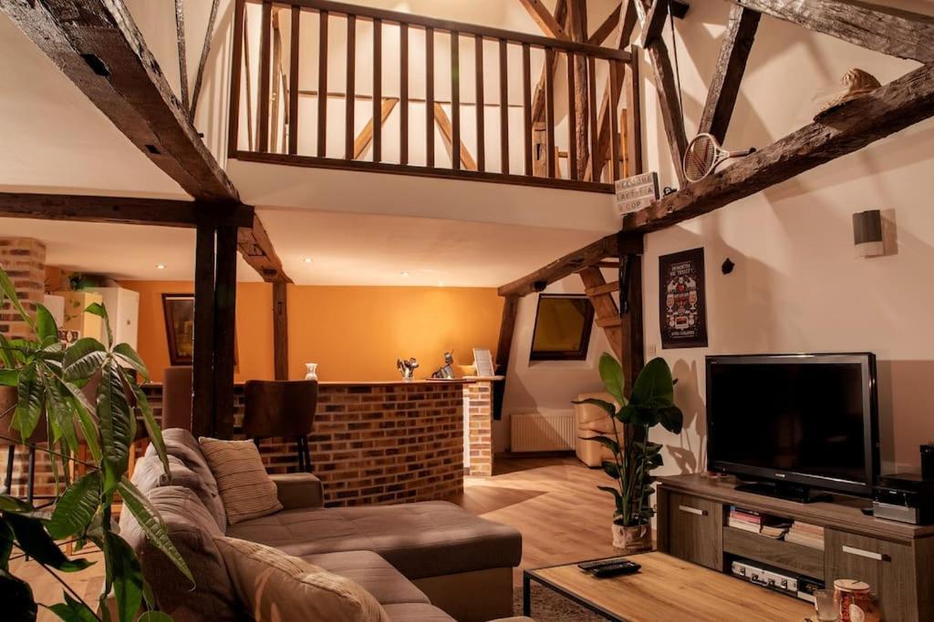 Duplex Atypique Dans La Cite Medievale Laon Exterior foto